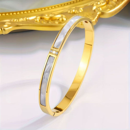 Golden shell bracelet
